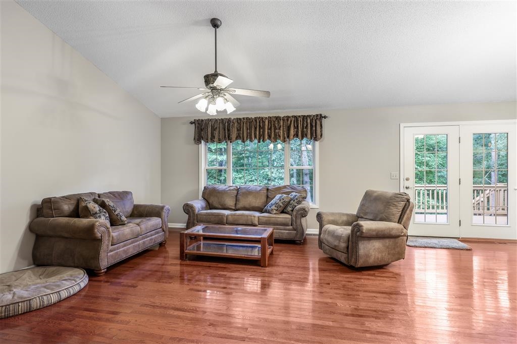 340 ALLEGHANY DR, MCGAHEYSVILLE, Virginia 22840, 4 Bedrooms Bedrooms, ,3 BathroomsBathrooms,Residential,340 ALLEGHANY DR,668797 MLS # 668797