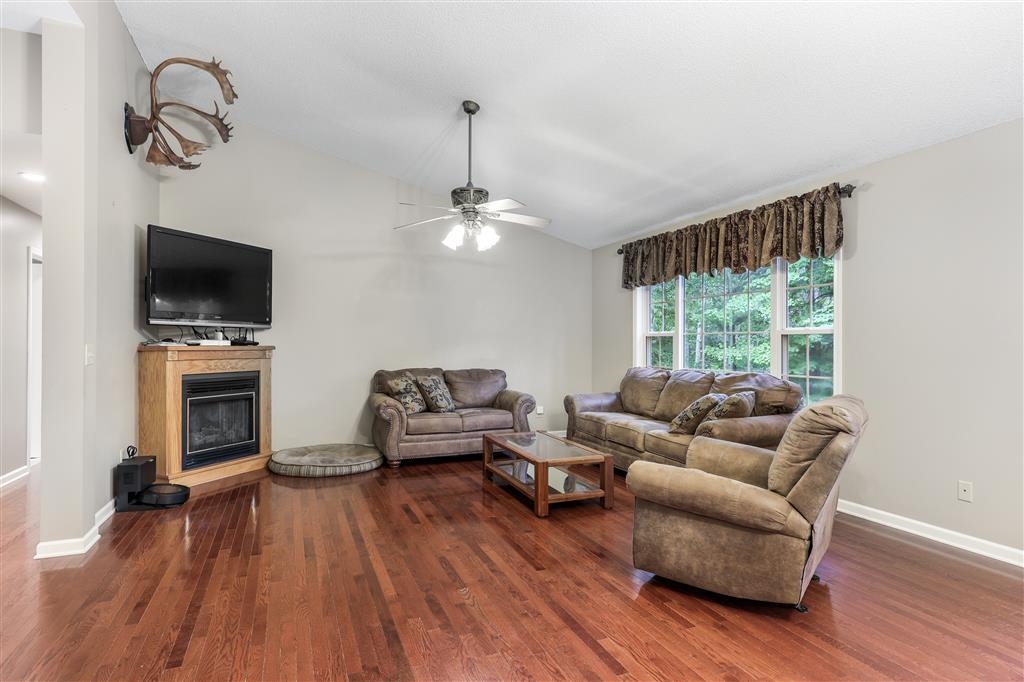 340 ALLEGHANY DR, MCGAHEYSVILLE, Virginia 22840, 4 Bedrooms Bedrooms, ,3 BathroomsBathrooms,Residential,340 ALLEGHANY DR,668797 MLS # 668797