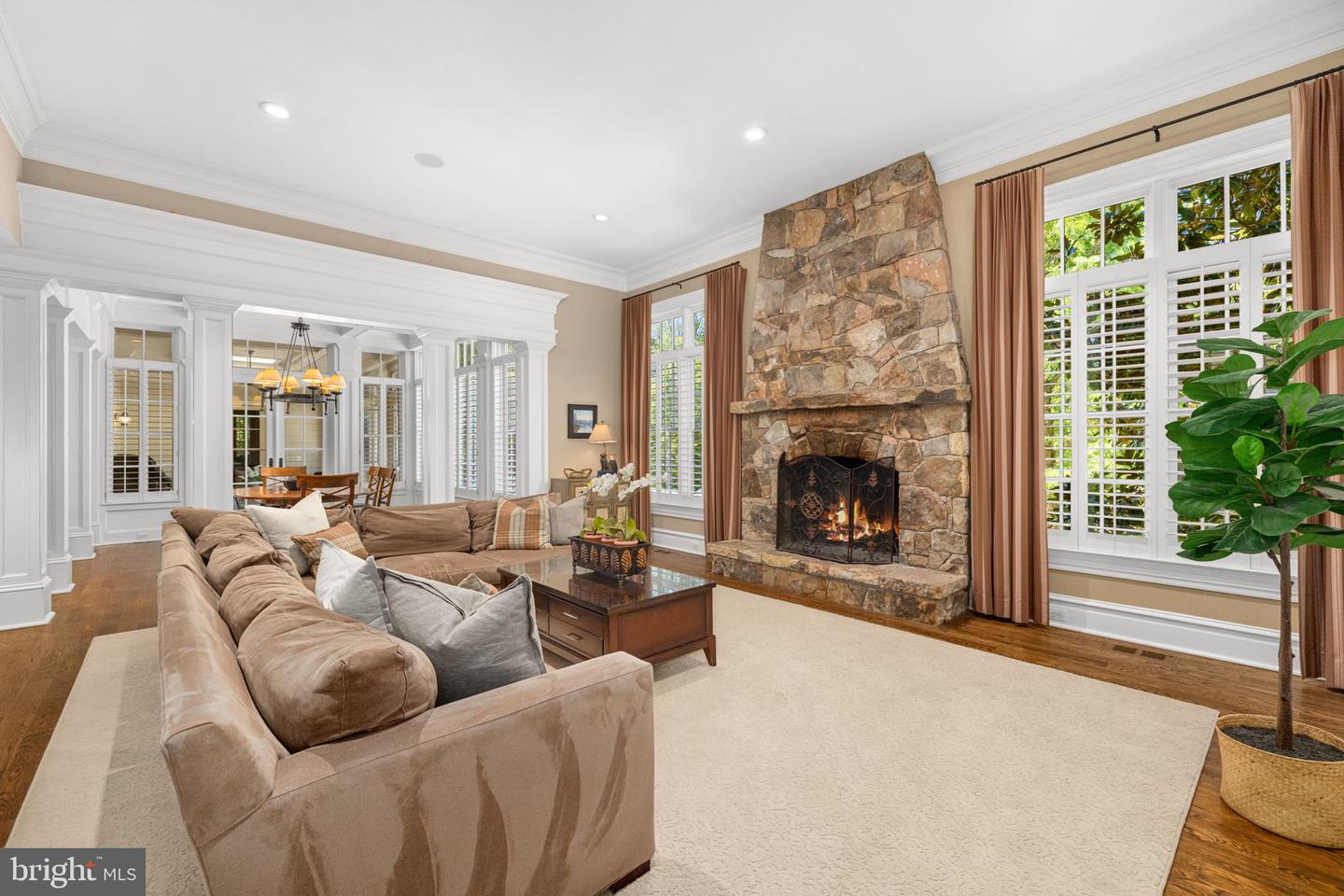930 DOUGLASS DR, MCLEAN, Virginia 22101, 7 Bedrooms Bedrooms, ,6 BathroomsBathrooms,Residential,For sale,930 DOUGLASS DR,VAFX2261530 MLS # VAFX2261530