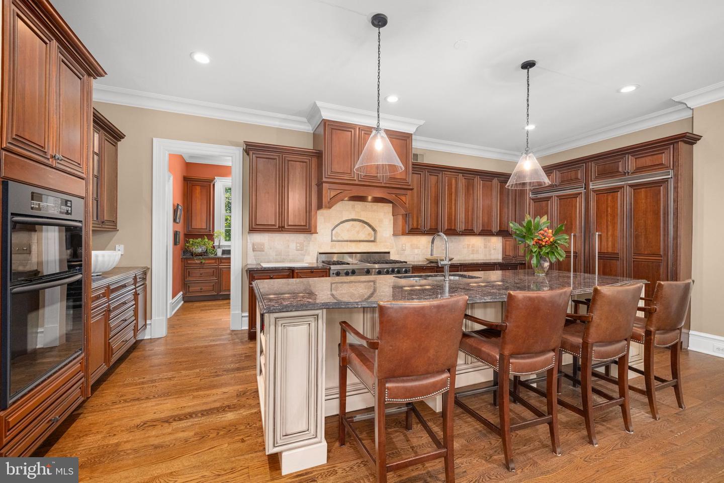 930 DOUGLASS DR, MCLEAN, Virginia 22101, 7 Bedrooms Bedrooms, ,6 BathroomsBathrooms,Residential,For sale,930 DOUGLASS DR,VAFX2261530 MLS # VAFX2261530