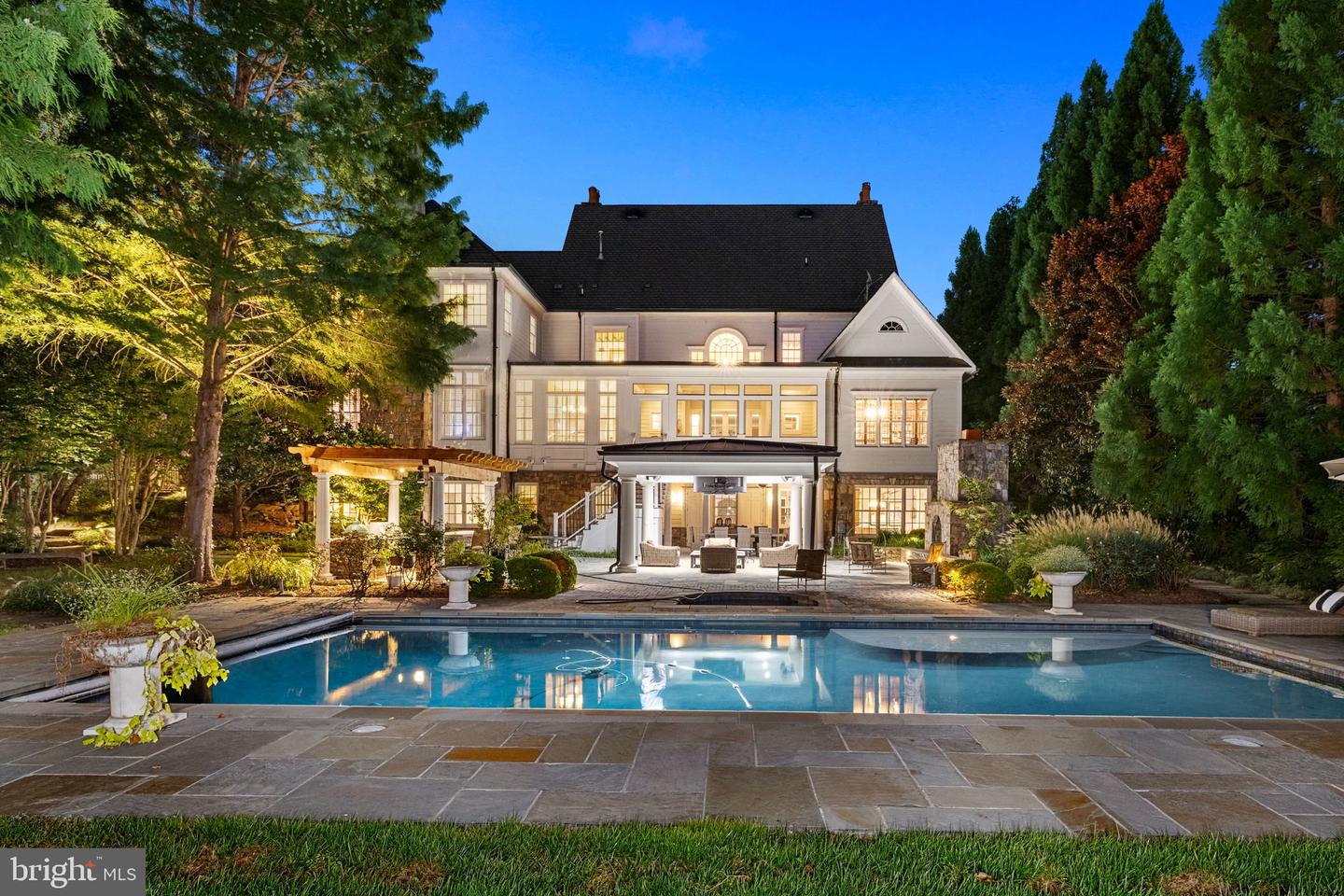 930 DOUGLASS DR, MCLEAN, Virginia 22101, 7 Bedrooms Bedrooms, ,6 BathroomsBathrooms,Residential,For sale,930 DOUGLASS DR,VAFX2261530 MLS # VAFX2261530