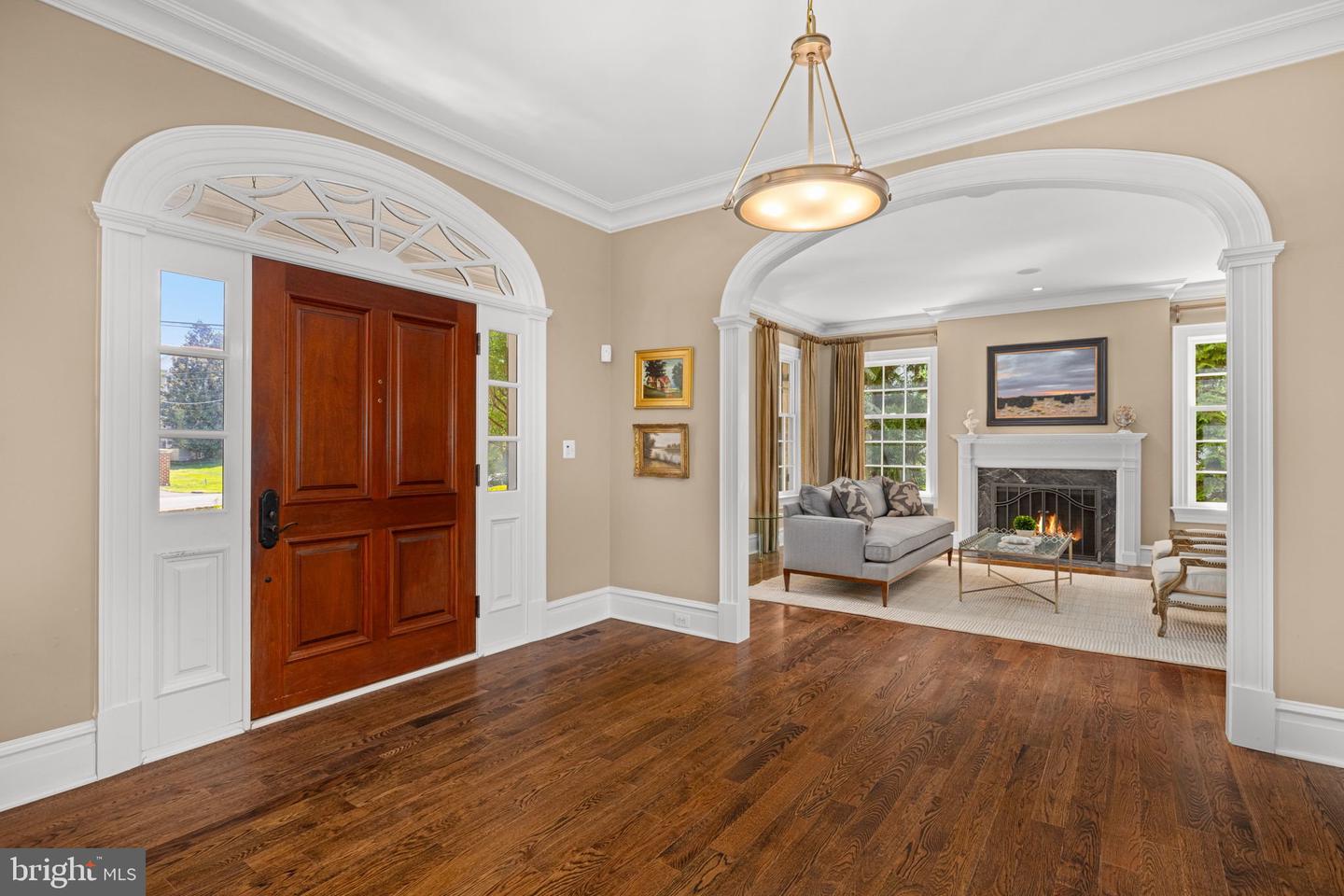 930 DOUGLASS DR, MCLEAN, Virginia 22101, 7 Bedrooms Bedrooms, ,6 BathroomsBathrooms,Residential,For sale,930 DOUGLASS DR,VAFX2261530 MLS # VAFX2261530