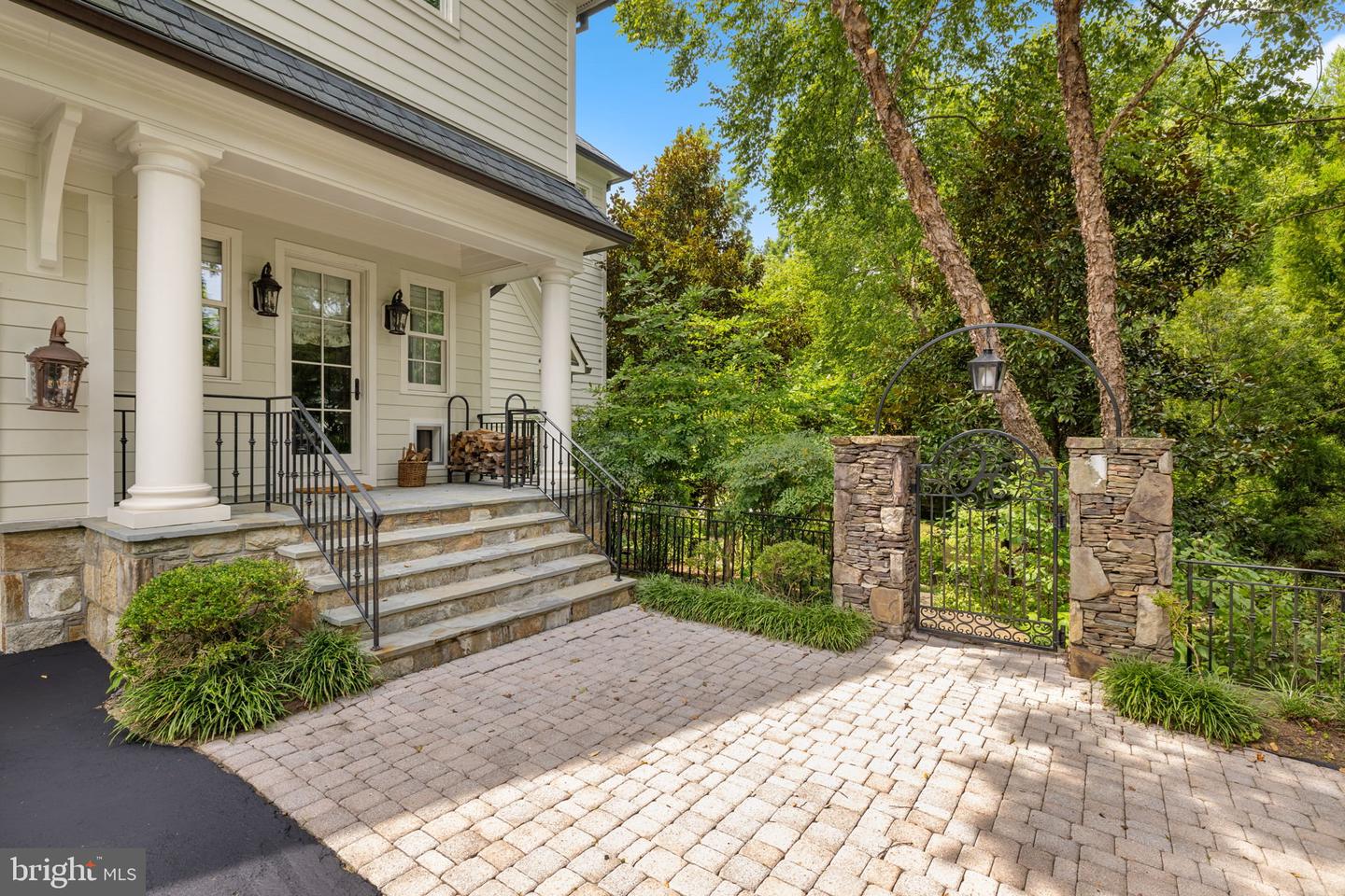 930 DOUGLASS DR, MCLEAN, Virginia 22101, 7 Bedrooms Bedrooms, ,6 BathroomsBathrooms,Residential,For sale,930 DOUGLASS DR,VAFX2261530 MLS # VAFX2261530