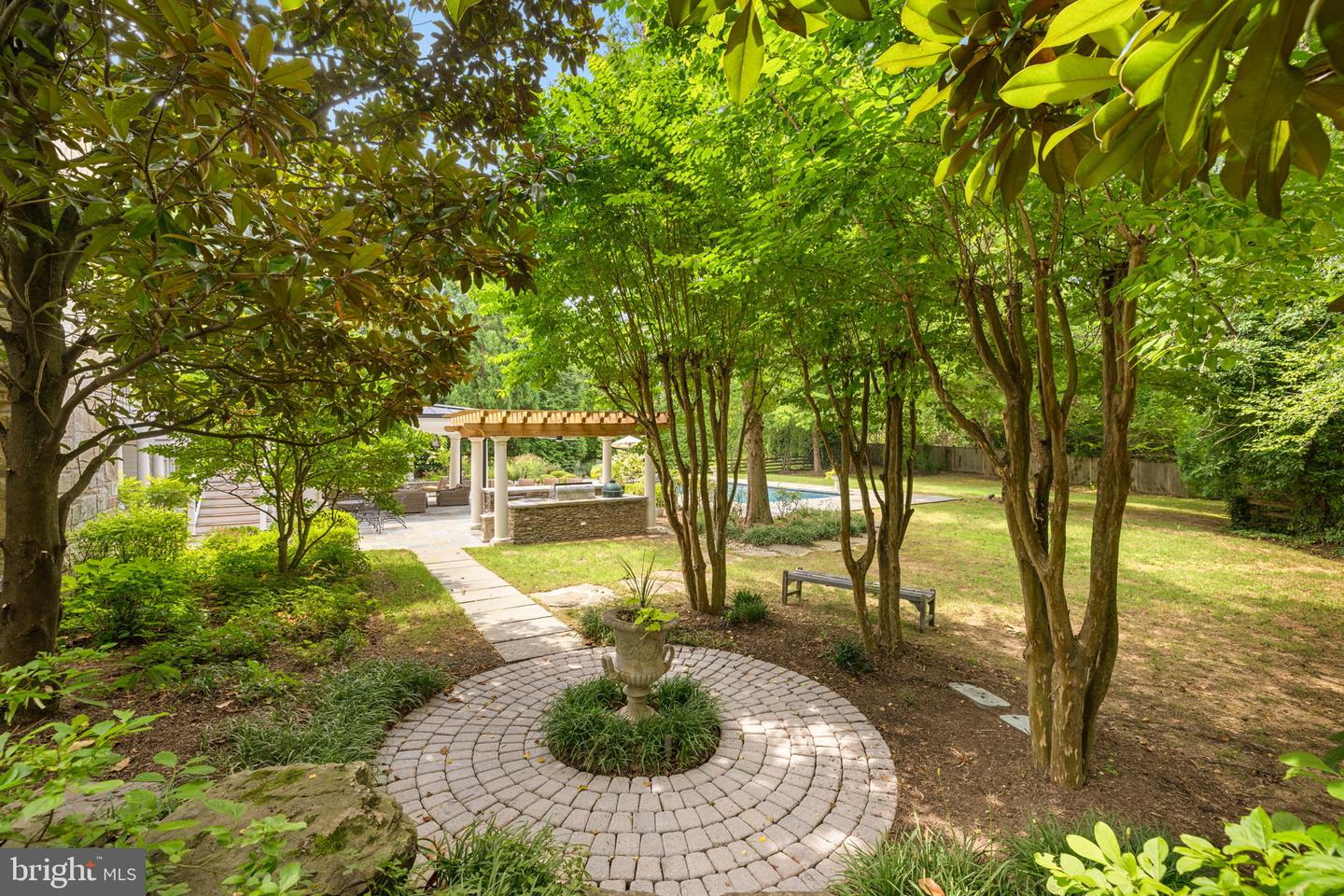 930 DOUGLASS DR, MCLEAN, Virginia 22101, 7 Bedrooms Bedrooms, ,6 BathroomsBathrooms,Residential,For sale,930 DOUGLASS DR,VAFX2261530 MLS # VAFX2261530