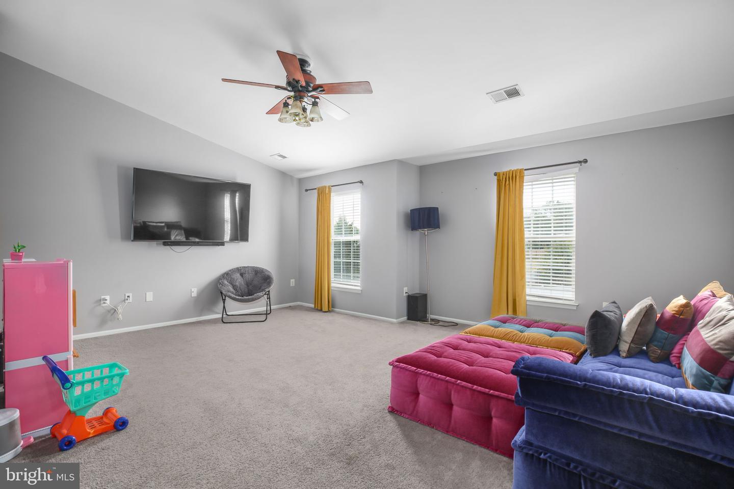3 HAMSTEAD RD, FREDERICKSBURG, Virginia 22405, 5 Bedrooms Bedrooms, ,3 BathroomsBathrooms,Residential,For sale,3 HAMSTEAD RD,VAST2042258 MLS # VAST2042258