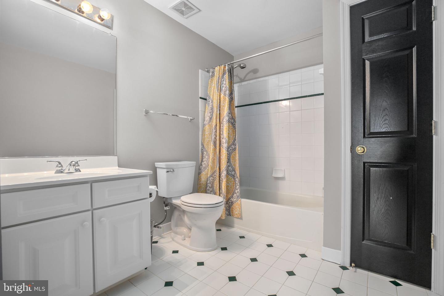 3 HAMSTEAD RD, FREDERICKSBURG, Virginia 22405, 5 Bedrooms Bedrooms, ,3 BathroomsBathrooms,Residential,For sale,3 HAMSTEAD RD,VAST2042258 MLS # VAST2042258