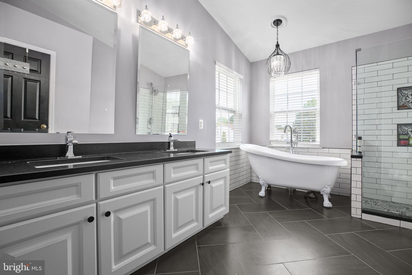 3 HAMSTEAD RD, FREDERICKSBURG, Virginia 22405, 5 Bedrooms Bedrooms, ,3 BathroomsBathrooms,Residential,For sale,3 HAMSTEAD RD,VAST2042258 MLS # VAST2042258