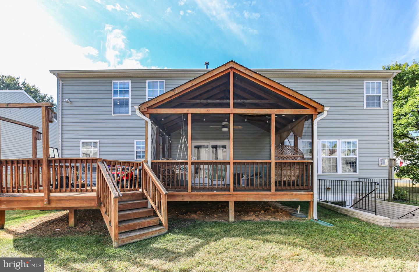 3 HAMSTEAD RD, FREDERICKSBURG, Virginia 22405, 5 Bedrooms Bedrooms, ,3 BathroomsBathrooms,Residential,For sale,3 HAMSTEAD RD,VAST2042258 MLS # VAST2042258