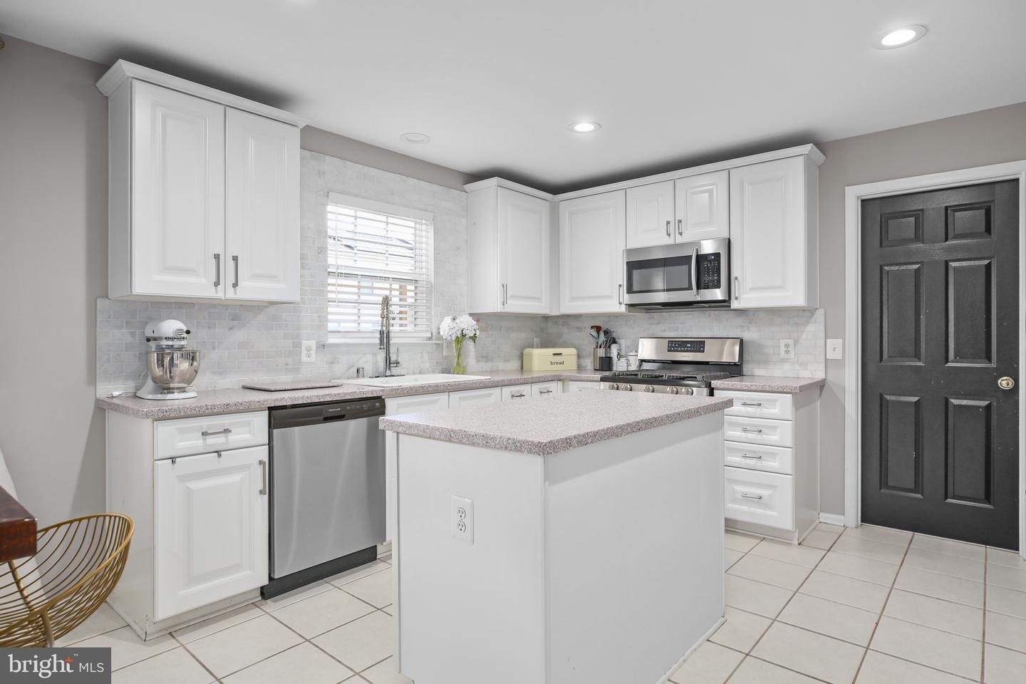 3 HAMSTEAD RD, FREDERICKSBURG, Virginia 22405, 5 Bedrooms Bedrooms, ,3 BathroomsBathrooms,Residential,For sale,3 HAMSTEAD RD,VAST2042258 MLS # VAST2042258