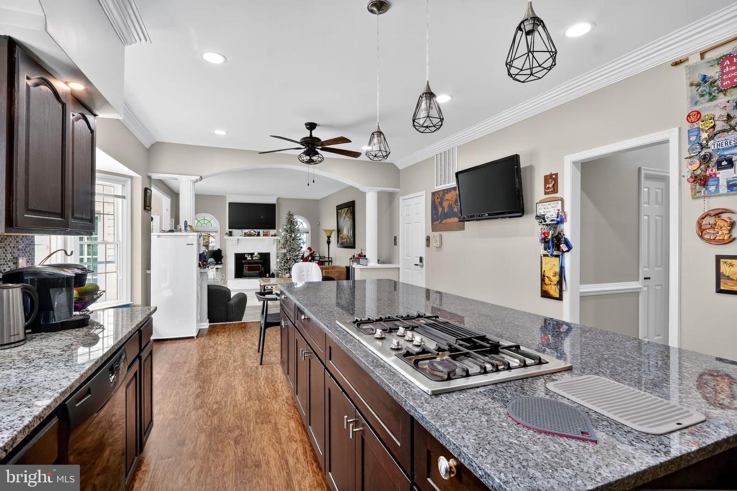 3729 HETTEN LN, WOODBRIDGE, Virginia 22193, 5 Bedrooms Bedrooms, ,3 BathroomsBathrooms,Residential,For sale,3729 HETTEN LN,VAPW2103462 MLS # VAPW2103462