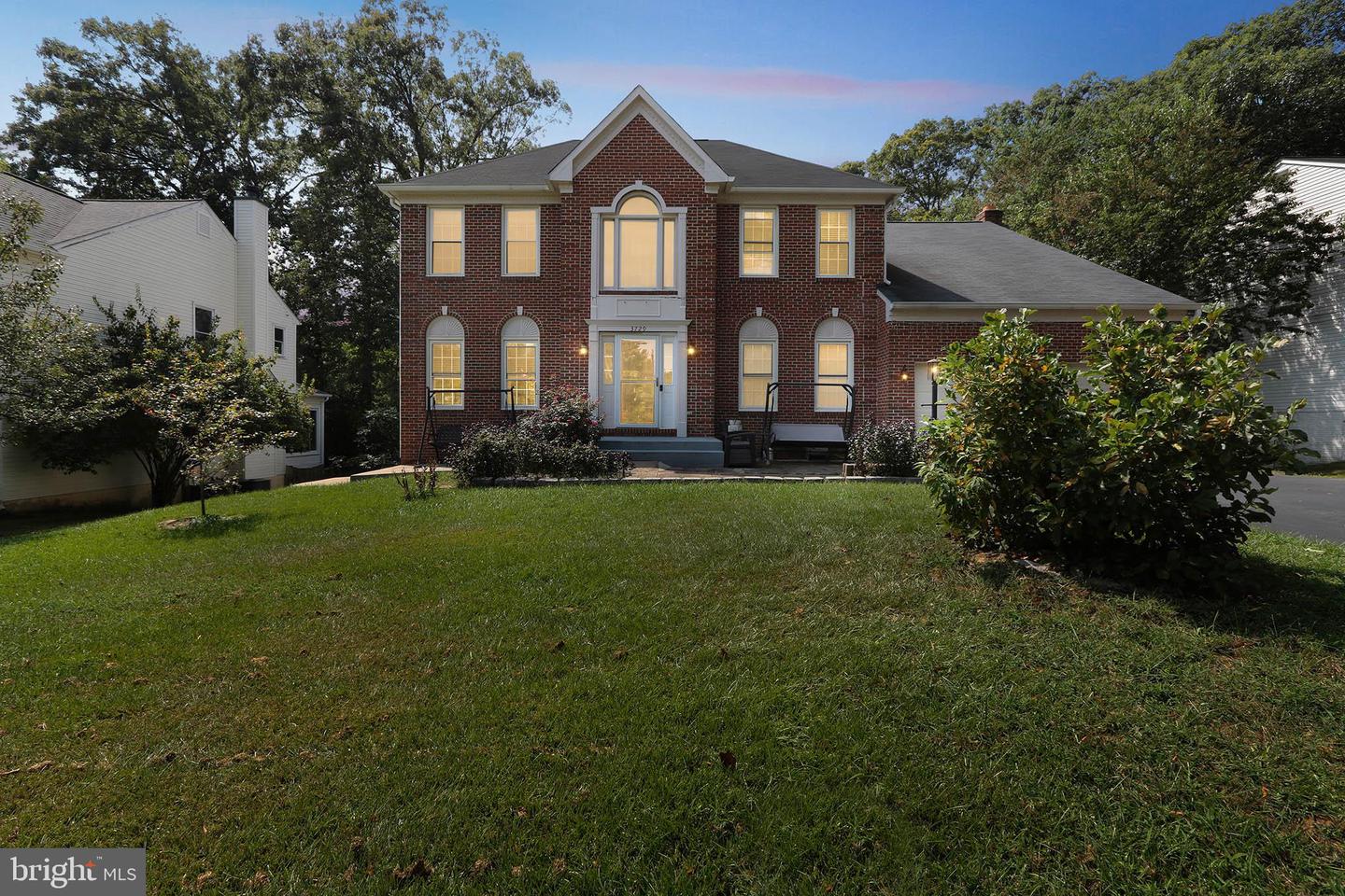 3729 HETTEN LN, WOODBRIDGE, Virginia 22193, 5 Bedrooms Bedrooms, ,3 BathroomsBathrooms,Residential,For sale,3729 HETTEN LN,VAPW2103462 MLS # VAPW2103462