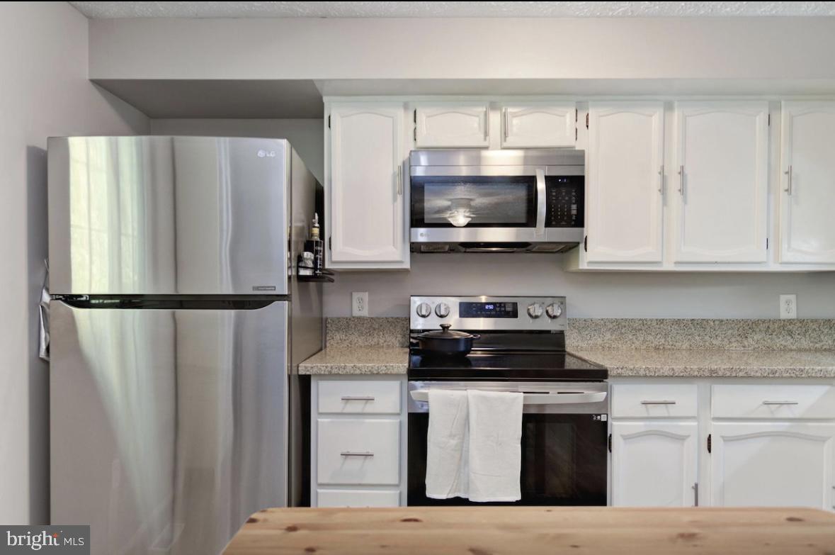 8015 STEEPLE CHASE CT, SPRINGFIELD, Virginia 22153, 3 Bedrooms Bedrooms, ,3 BathroomsBathrooms,Residential,For sale,8015 STEEPLE CHASE CT,VAFX2265534 MLS # VAFX2265534