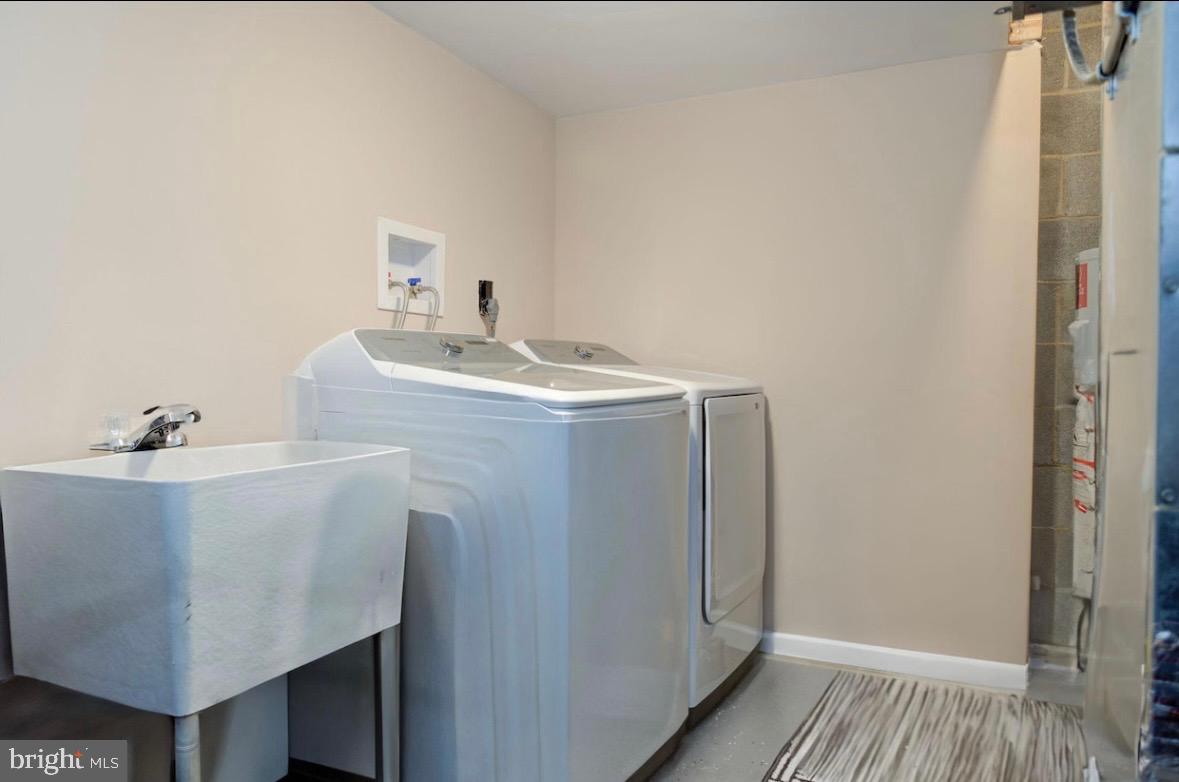 8015 STEEPLE CHASE CT, SPRINGFIELD, Virginia 22153, 3 Bedrooms Bedrooms, ,3 BathroomsBathrooms,Residential,For sale,8015 STEEPLE CHASE CT,VAFX2265534 MLS # VAFX2265534