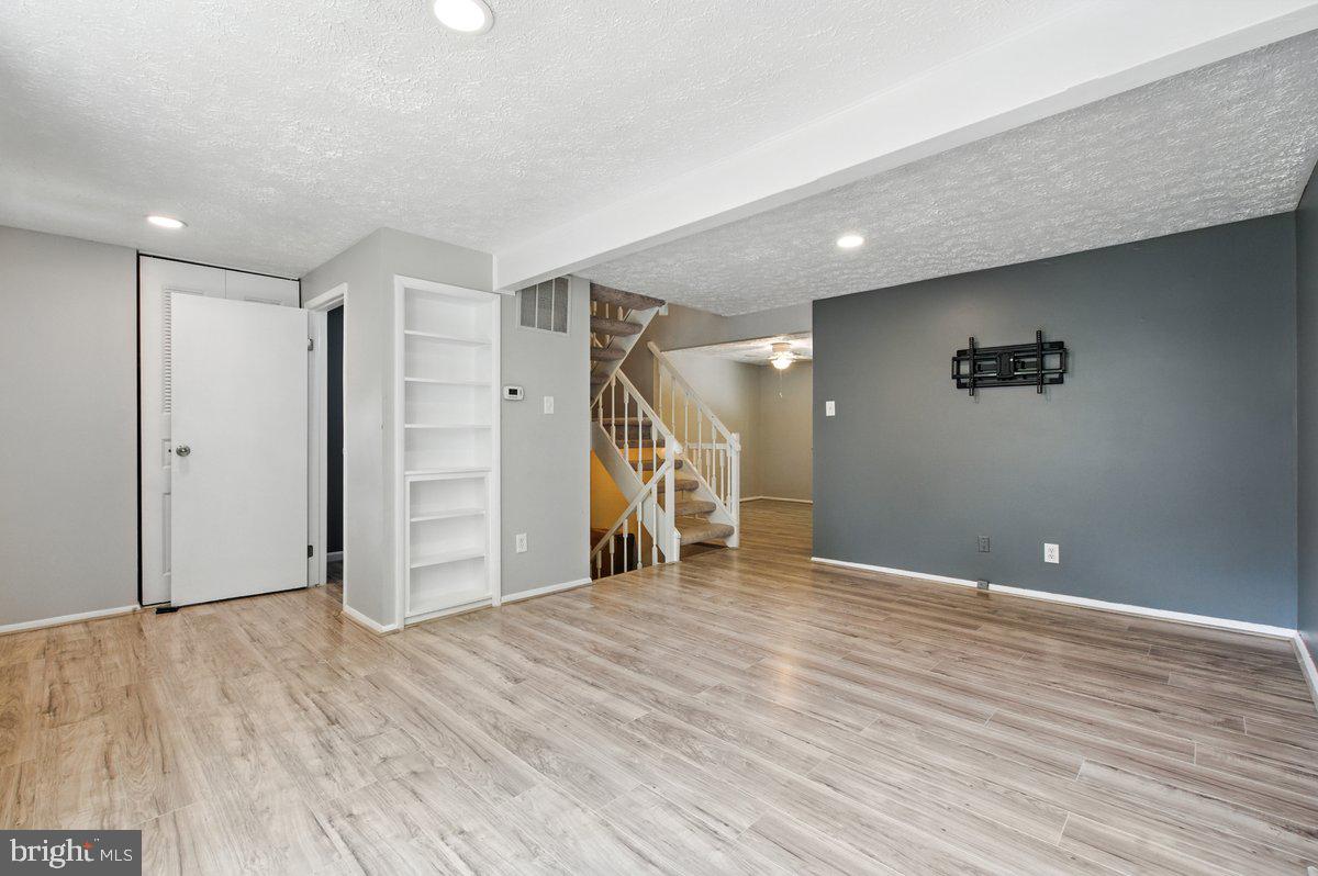 8015 STEEPLE CHASE CT, SPRINGFIELD, Virginia 22153, 3 Bedrooms Bedrooms, ,3 BathroomsBathrooms,Residential,For sale,8015 STEEPLE CHASE CT,VAFX2265534 MLS # VAFX2265534