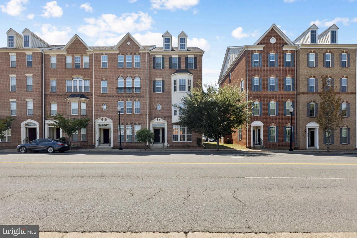 9523 CENTER ST, MANASSAS, Virginia 20110, 3 Bedrooms Bedrooms, ,2 BathroomsBathrooms,Residential,For sale,9523 CENTER ST,VAMN2009316 MLS # VAMN2009316