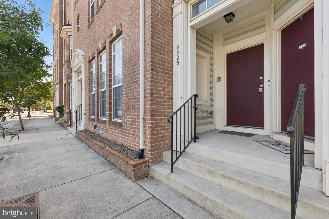 9523 CENTER ST, MANASSAS, Virginia 20110, 3 Bedrooms Bedrooms, ,2 BathroomsBathrooms,Residential,For sale,9523 CENTER ST,VAMN2009316 MLS # VAMN2009316