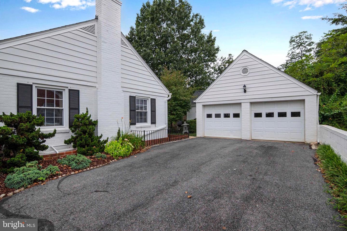 6 MASSIE ST, FRONT ROYAL, Virginia 22630, 5 Bedrooms Bedrooms, ,3 BathroomsBathrooms,Residential,For sale,6 MASSIE ST,VAWR2012238 MLS # VAWR2012238