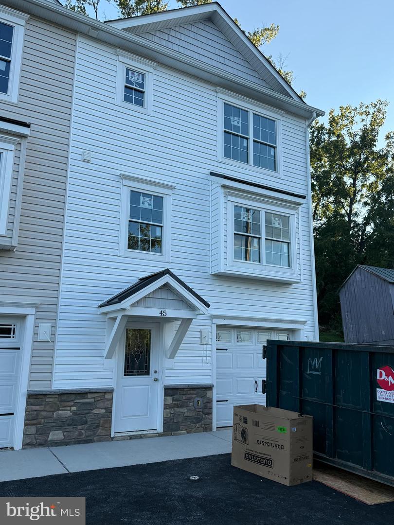 45 DUCK ST W, FRONT ROYAL, Virginia 22630, 3 Bedrooms Bedrooms, ,3 BathroomsBathrooms,Residential,For sale,45 DUCK ST W,VAWR2012252 MLS # VAWR2012252