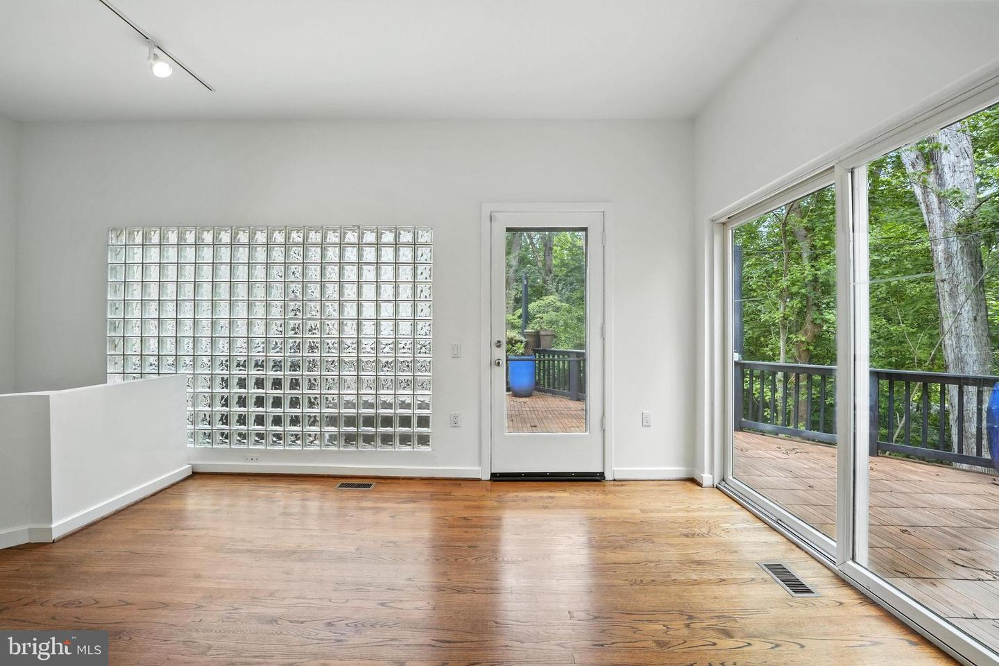 6702 OREGON AVE NW, WASHINGTON, District Of Columbia 20015, 5 Bedrooms Bedrooms, ,4 BathroomsBathrooms,Residential,For sale,6702 OREGON AVE NW,DCDC2221406 MLS # DCDC2221406 6702 OREGON AVE NW, WASHINGTON, District Of Columbia 20015, 5 Bedrooms Bedrooms, ,4 BathroomsBathrooms,Residential,For sale,6702 OREGON AVE NW,DCDC2221406 MLS # DCDC2221406