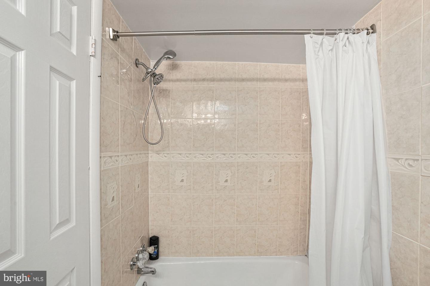 3400 25TH ST S #27, ARLINGTON, Virginia 22206, 2 Bedrooms Bedrooms, ,1 BathroomBathrooms,Residential,For sale,3400 25TH ST S #27,VAAR2055926 MLS # VAAR2055926