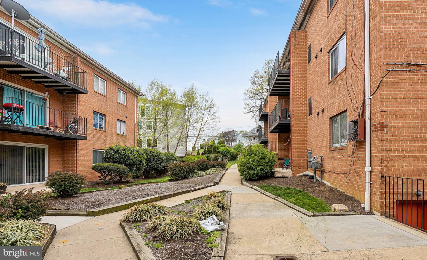 3400 25TH ST S #27, ARLINGTON, Virginia 22206, 2 Bedrooms Bedrooms, ,1 BathroomBathrooms,Residential,For sale,3400 25TH ST S #27,VAAR2055926 MLS # VAAR2055926