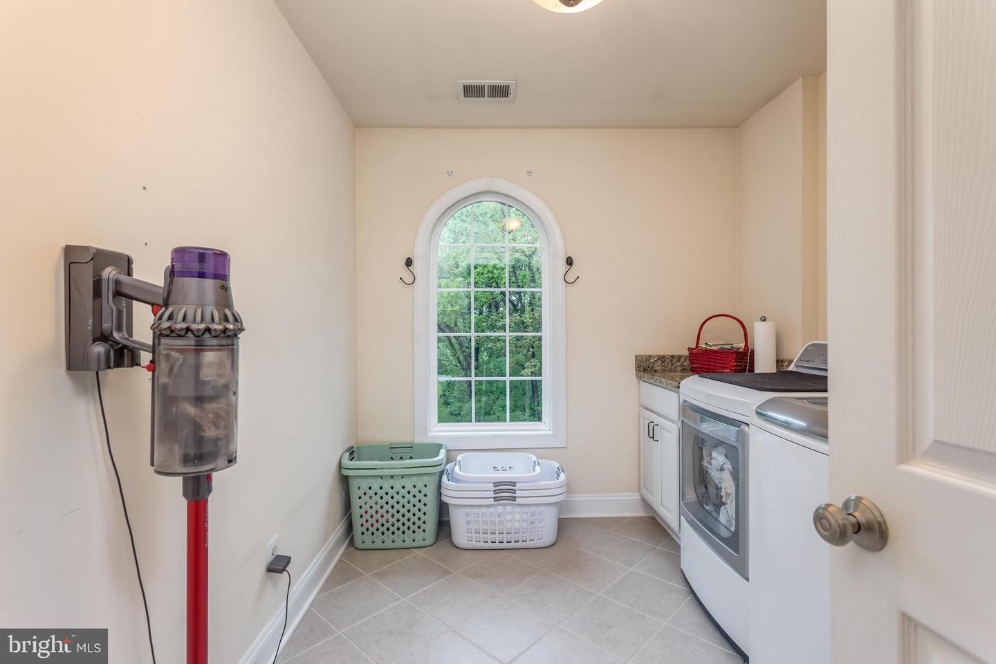 627 CHIMNEY CIRCLE, MIDDLETOWN, Virginia 22645, 4 Bedrooms Bedrooms, 9 Rooms Rooms,2 BathroomsBathrooms,Residential,For sale,627 CHIMNEY CIRCLE,VAFV2034122 MLS # VAFV2034122