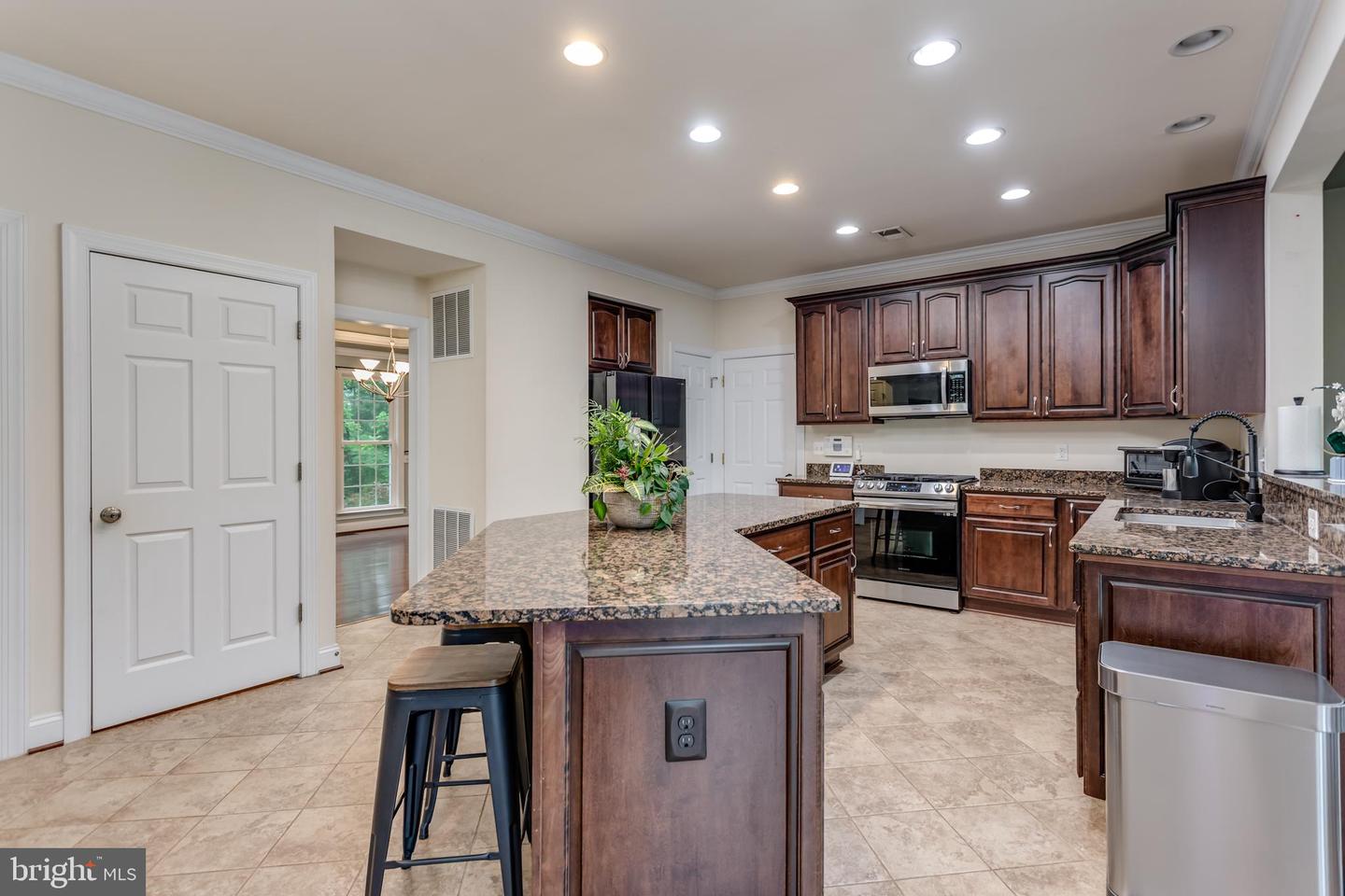 627 CHIMNEY CIRCLE, MIDDLETOWN, Virginia 22645, 4 Bedrooms Bedrooms, 9 Rooms Rooms,2 BathroomsBathrooms,Residential,For sale,627 CHIMNEY CIRCLE,VAFV2034122 MLS # VAFV2034122