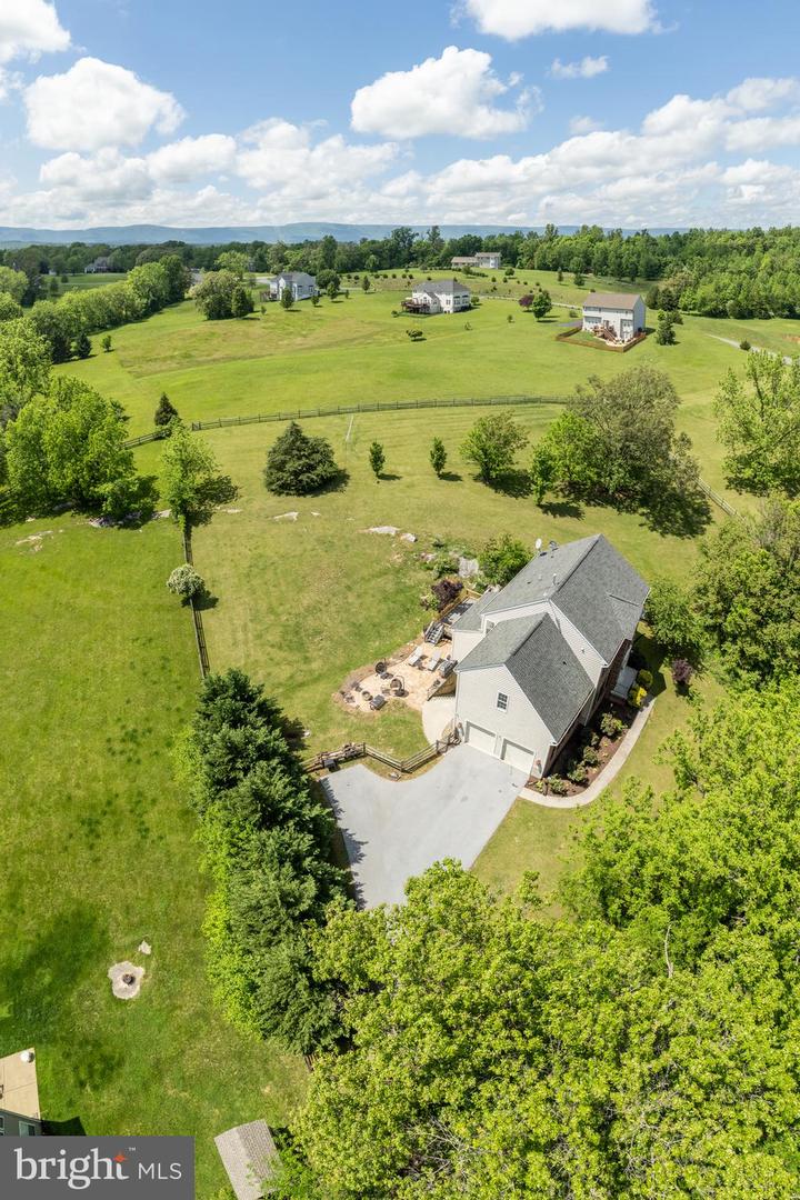 627 CHIMNEY CIRCLE, MIDDLETOWN, Virginia 22645, 4 Bedrooms Bedrooms, 9 Rooms Rooms,2 BathroomsBathrooms,Residential,For sale,627 CHIMNEY CIRCLE,VAFV2034122 MLS # VAFV2034122