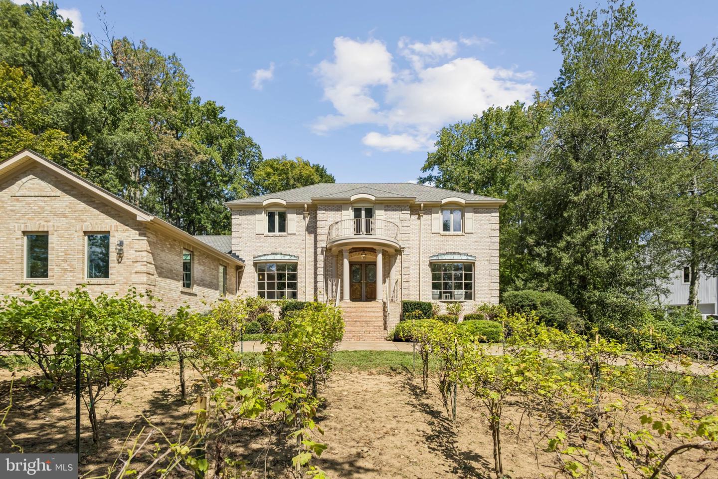 6006 RIVER DR, LORTON, Virginia 22079, 5 Bedrooms Bedrooms, 17 Rooms Rooms,3 BathroomsBathrooms,Residential,For sale,6006 RIVER DR,VAFX2262926 MLS # VAFX2262926