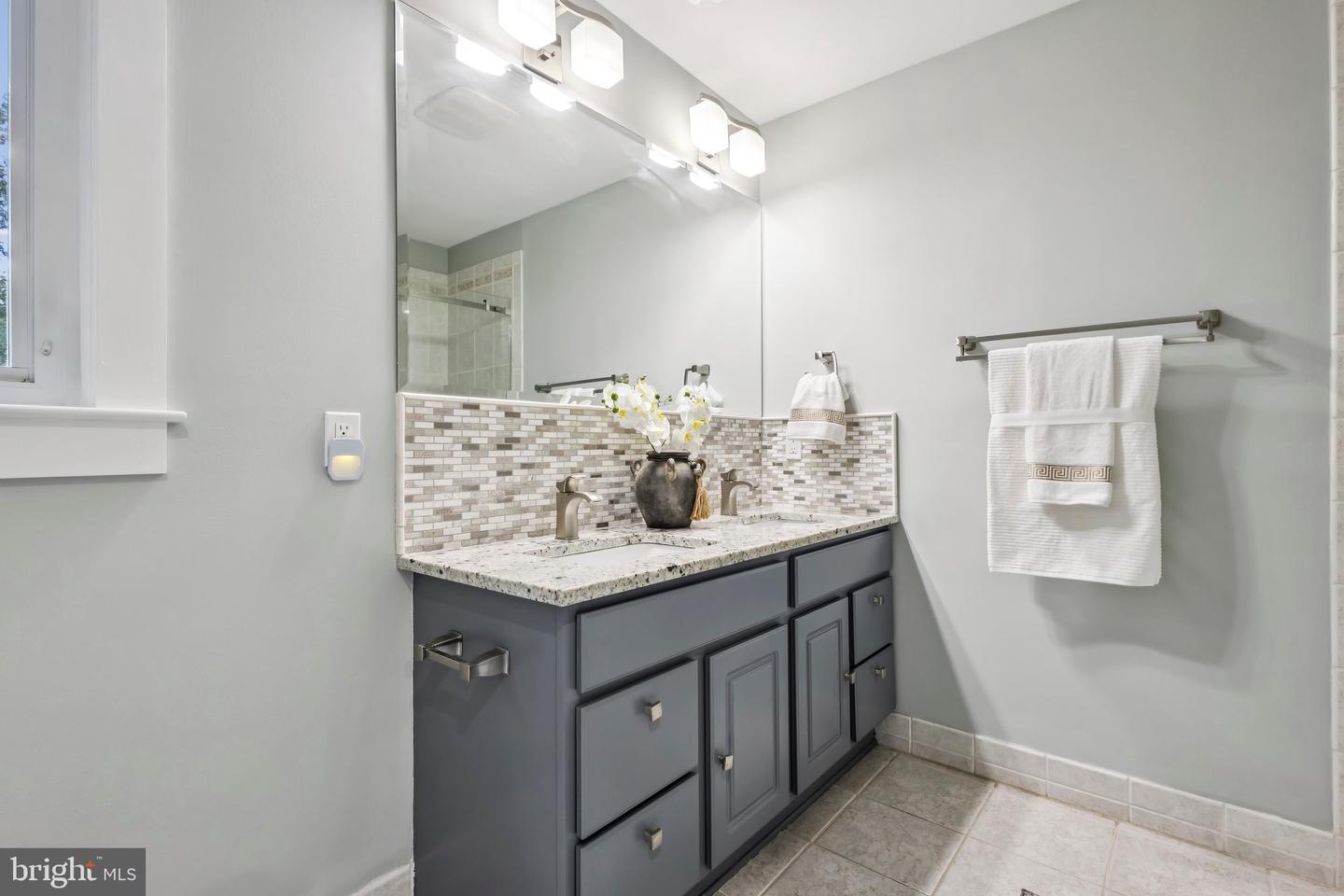 6006 RIVER DR, LORTON, Virginia 22079, 5 Bedrooms Bedrooms, 17 Rooms Rooms,3 BathroomsBathrooms,Residential,For sale,6006 RIVER DR,VAFX2262926 MLS # VAFX2262926