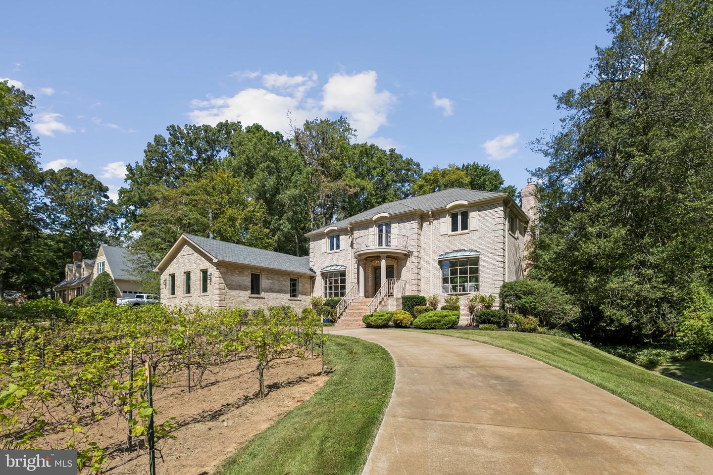6006 RIVER DR, LORTON, Virginia 22079, 5 Bedrooms Bedrooms, 17 Rooms Rooms,3 BathroomsBathrooms,Residential,For sale,6006 RIVER DR,VAFX2262926 MLS # VAFX2262926