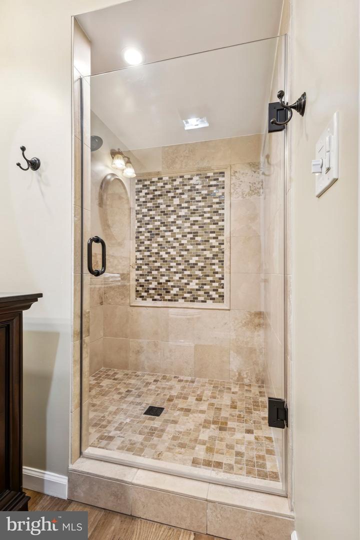 6006 RIVER DR, LORTON, Virginia 22079, 5 Bedrooms Bedrooms, 17 Rooms Rooms,3 BathroomsBathrooms,Residential,For sale,6006 RIVER DR,VAFX2262926 MLS # VAFX2262926