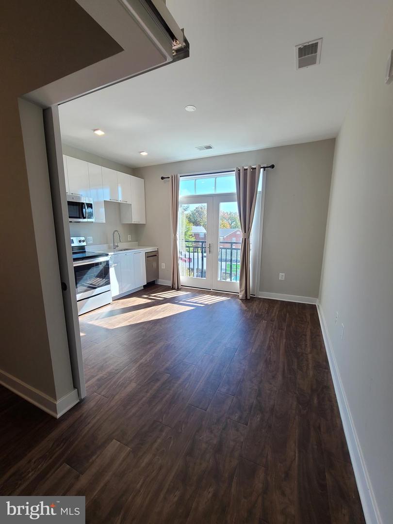 989 S BUCHANAN ST #320, ARLINGTON, Virginia 22204, 1 Bedroom Bedrooms, ,1 BathroomBathrooms,Residential,For sale,989 S BUCHANAN ST #320,VAAR2062952 MLS # VAAR2062952 989 S BUCHANAN ST #320, ARLINGTON, Virginia 22204, 1 Bedroom Bedrooms, ,1 BathroomBathrooms,Residential,For sale,989 S BUCHANAN ST #320,VAAR2062952 MLS # VAAR2062952