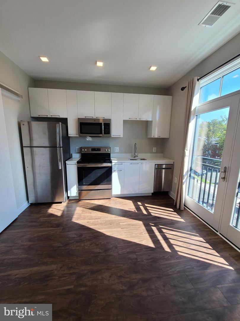 989 S BUCHANAN ST #320, ARLINGTON, Virginia 22204, 1 Bedroom Bedrooms, ,1 BathroomBathrooms,Residential,For sale,989 S BUCHANAN ST #320,VAAR2062952 MLS # VAAR2062952 989 S BUCHANAN ST #320, ARLINGTON, Virginia 22204, 1 Bedroom Bedrooms, ,1 BathroomBathrooms,Residential,For sale,989 S BUCHANAN ST #320,VAAR2062952 MLS # VAAR2062952