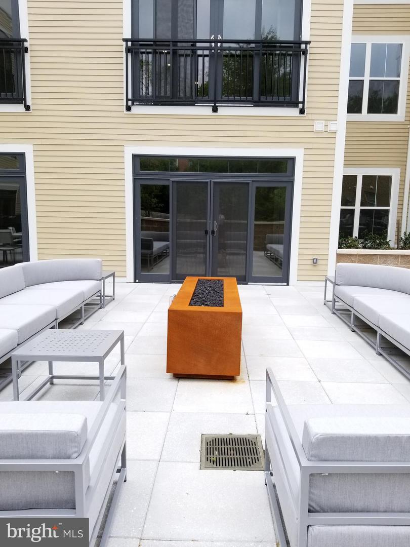 989 S BUCHANAN ST #320, ARLINGTON, Virginia 22204, 1 Bedroom Bedrooms, ,1 BathroomBathrooms,Residential,For sale,989 S BUCHANAN ST #320,VAAR2062952 MLS # VAAR2062952 989 S BUCHANAN ST #320, ARLINGTON, Virginia 22204, 1 Bedroom Bedrooms, ,1 BathroomBathrooms,Residential,For sale,989 S BUCHANAN ST #320,VAAR2062952 MLS # VAAR2062952