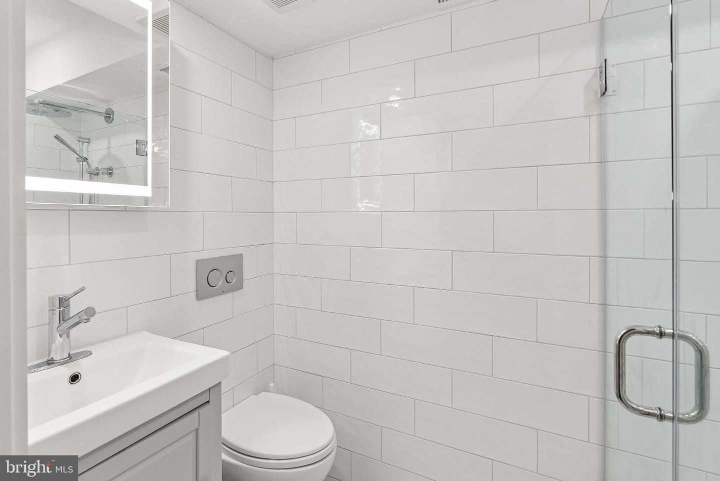 422 N UNION ST, ALEXANDRIA, Virginia 22314, 3 Bedrooms Bedrooms, ,3 BathroomsBathrooms,Residential,For sale,422 N UNION ST,VAAX2049230 MLS # VAAX2049230