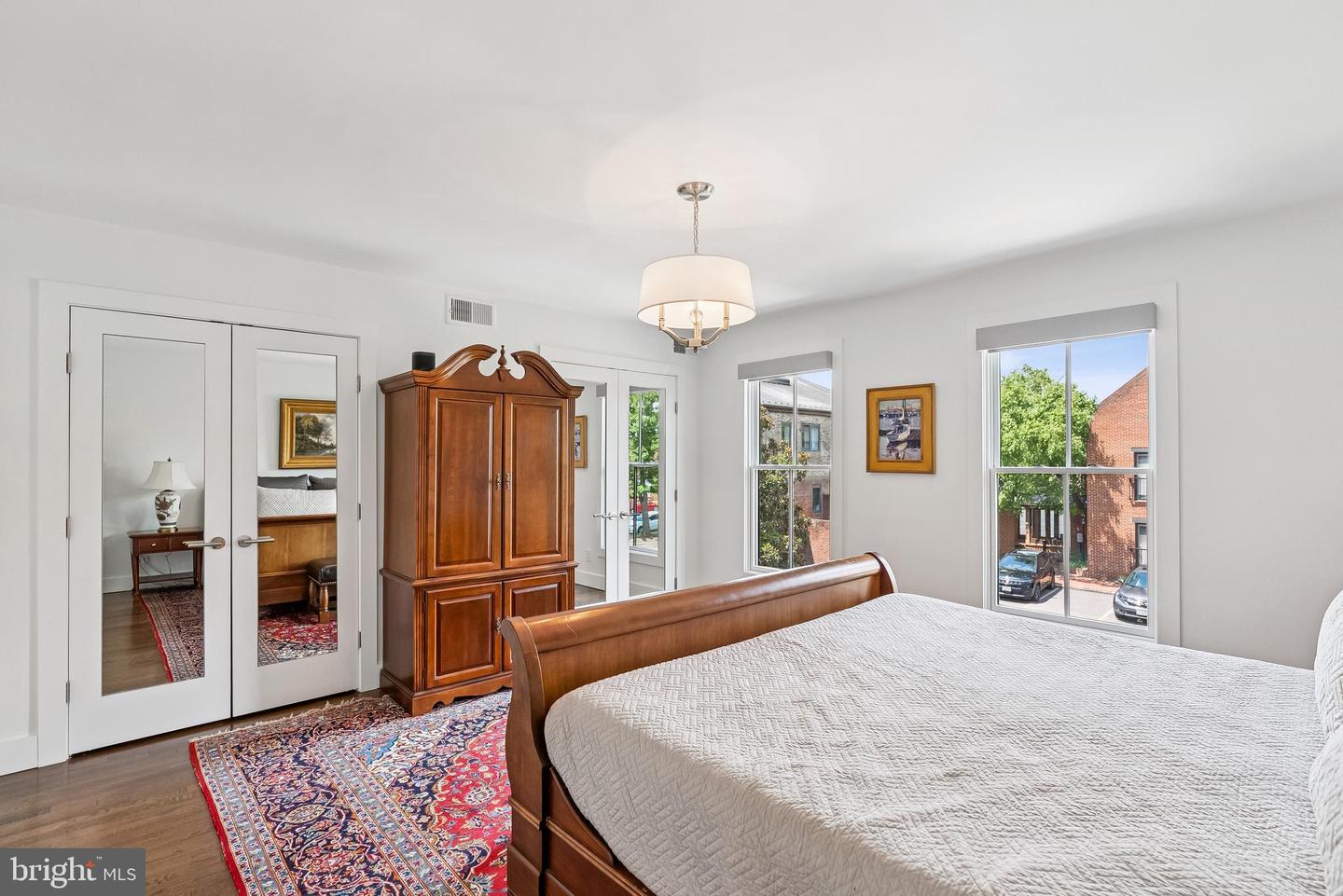 422 N UNION ST, ALEXANDRIA, Virginia 22314, 3 Bedrooms Bedrooms, ,3 BathroomsBathrooms,Residential,For sale,422 N UNION ST,VAAX2049230 MLS # VAAX2049230