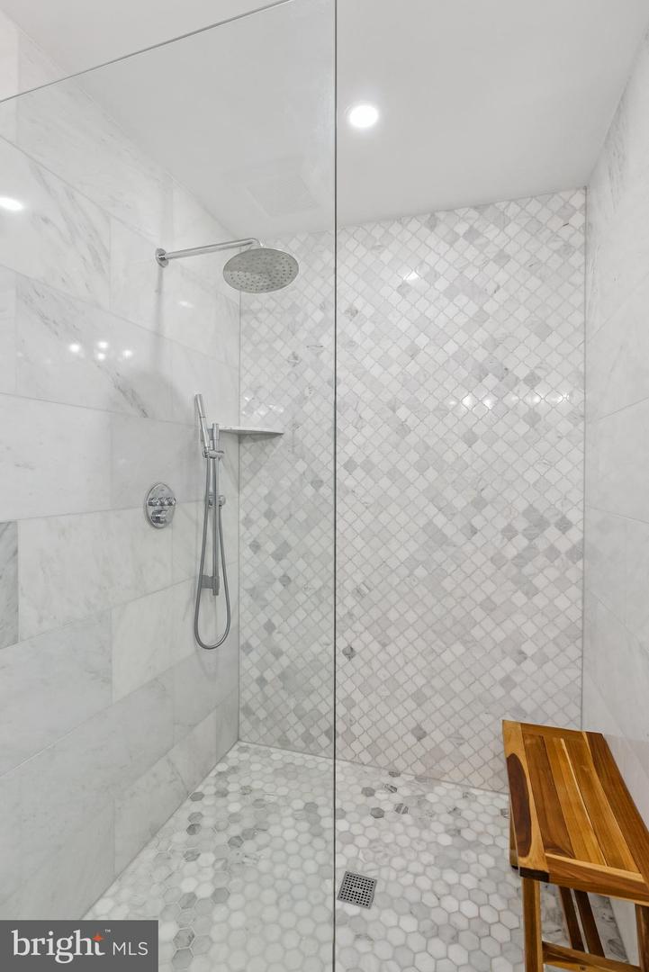 422 N UNION ST, ALEXANDRIA, Virginia 22314, 3 Bedrooms Bedrooms, ,3 BathroomsBathrooms,Residential,For sale,422 N UNION ST,VAAX2049230 MLS # VAAX2049230