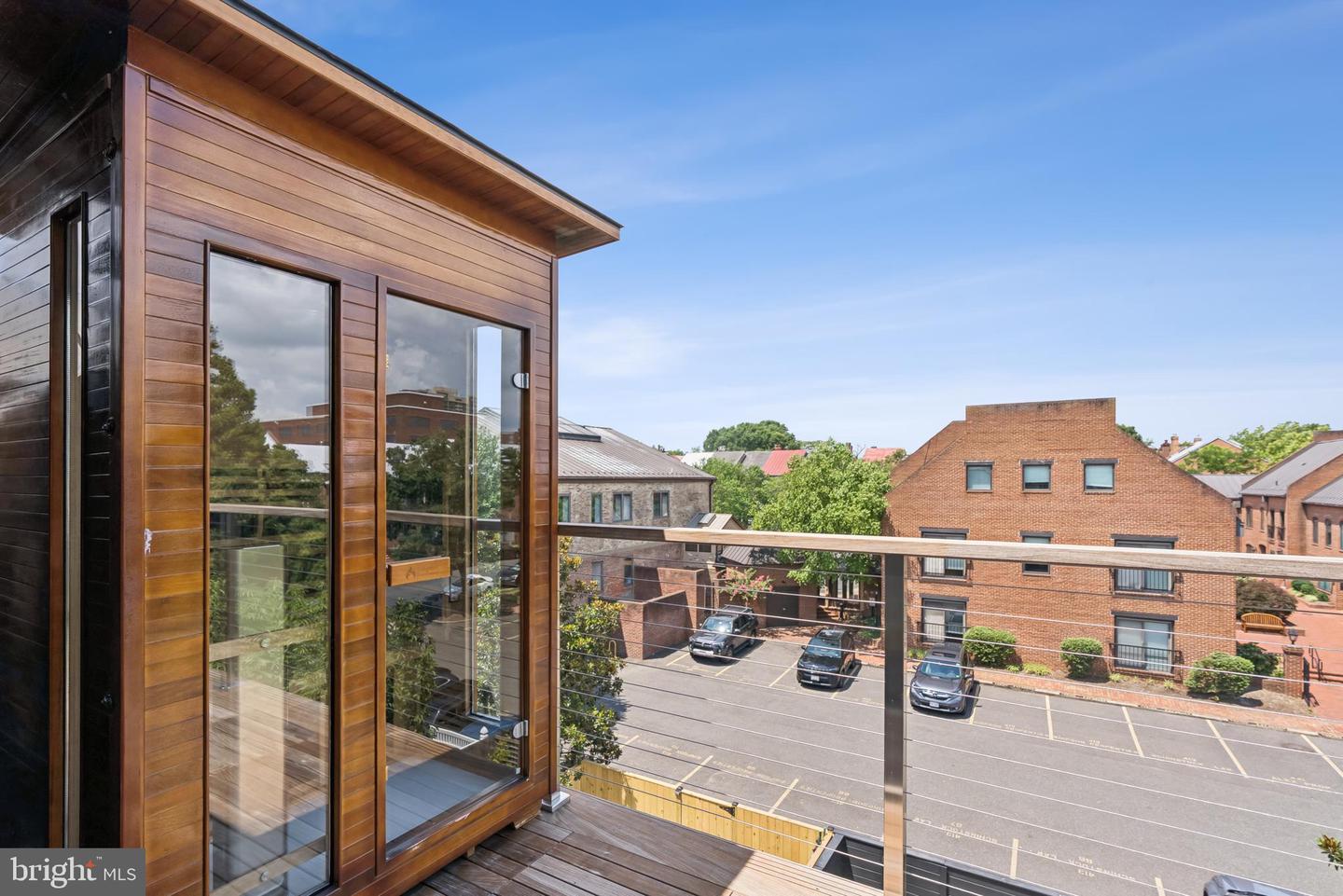 422 N UNION ST, ALEXANDRIA, Virginia 22314, 3 Bedrooms Bedrooms, ,3 BathroomsBathrooms,Residential,For sale,422 N UNION ST,VAAX2049230 MLS # VAAX2049230