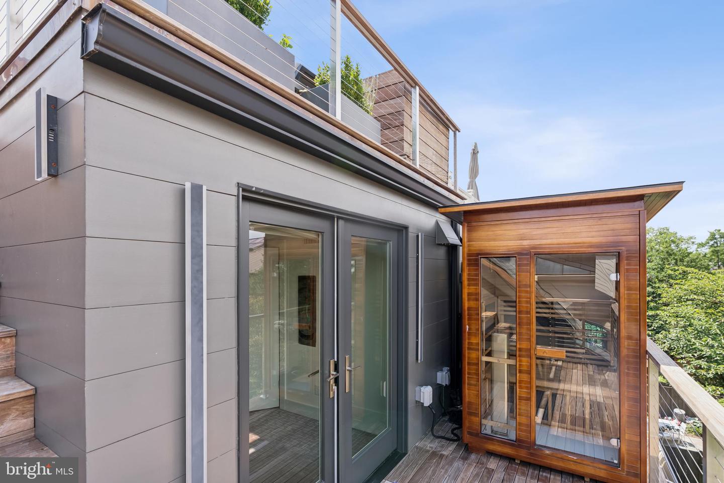 422 N UNION ST, ALEXANDRIA, Virginia 22314, 3 Bedrooms Bedrooms, ,3 BathroomsBathrooms,Residential,For sale,422 N UNION ST,VAAX2049230 MLS # VAAX2049230