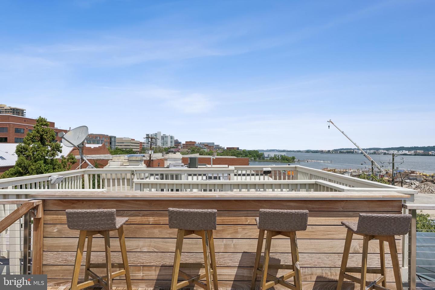 422 N UNION ST, ALEXANDRIA, Virginia 22314, 3 Bedrooms Bedrooms, ,3 BathroomsBathrooms,Residential,For sale,422 N UNION ST,VAAX2049230 MLS # VAAX2049230