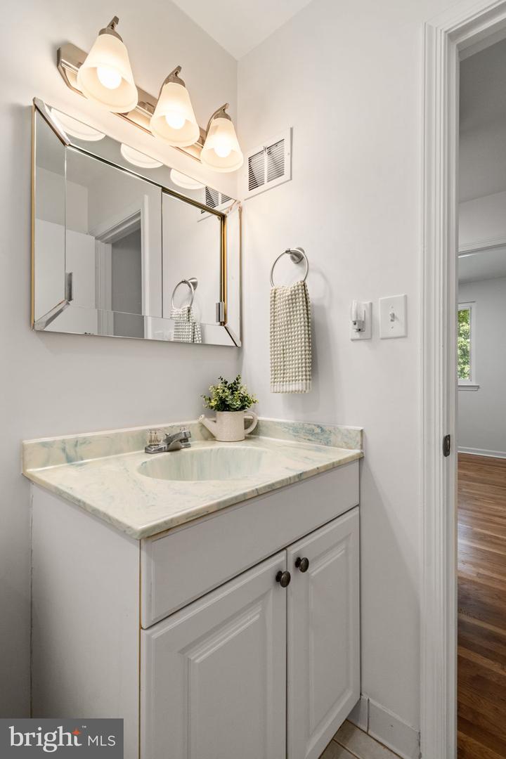 9883 BECKET CT, FAIRFAX, Virginia 22032, 4 Bedrooms Bedrooms, ,2 BathroomsBathrooms,Residential,For sale,9883 BECKET CT,VAFX2264786 MLS # VAFX2264786