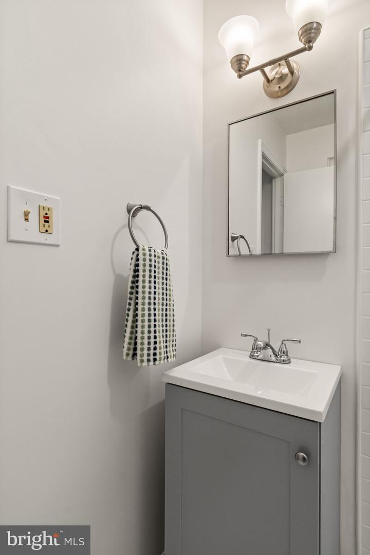 9883 BECKET CT, FAIRFAX, Virginia 22032, 4 Bedrooms Bedrooms, ,2 BathroomsBathrooms,Residential,For sale,9883 BECKET CT,VAFX2264786 MLS # VAFX2264786