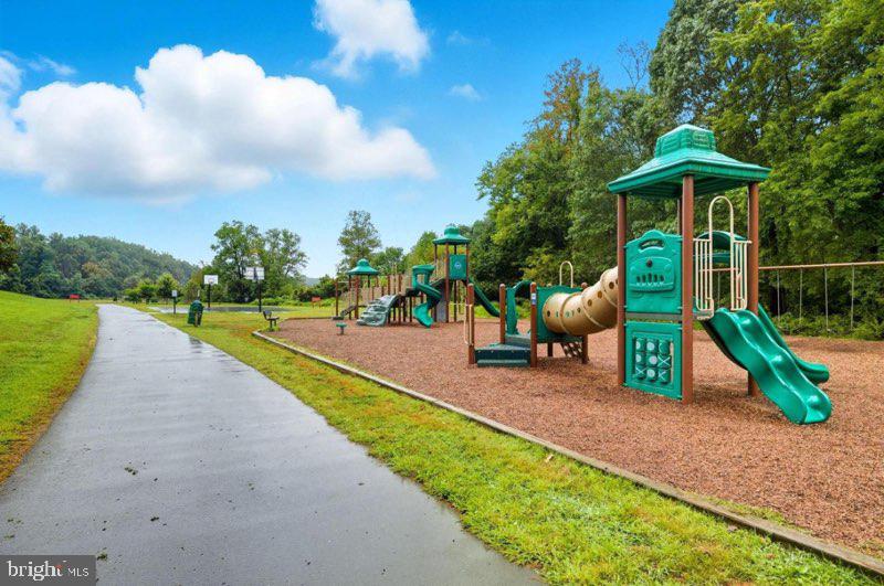 9883 BECKET CT, FAIRFAX, Virginia 22032, 4 Bedrooms Bedrooms, ,2 BathroomsBathrooms,Residential,For sale,9883 BECKET CT,VAFX2264786 MLS # VAFX2264786