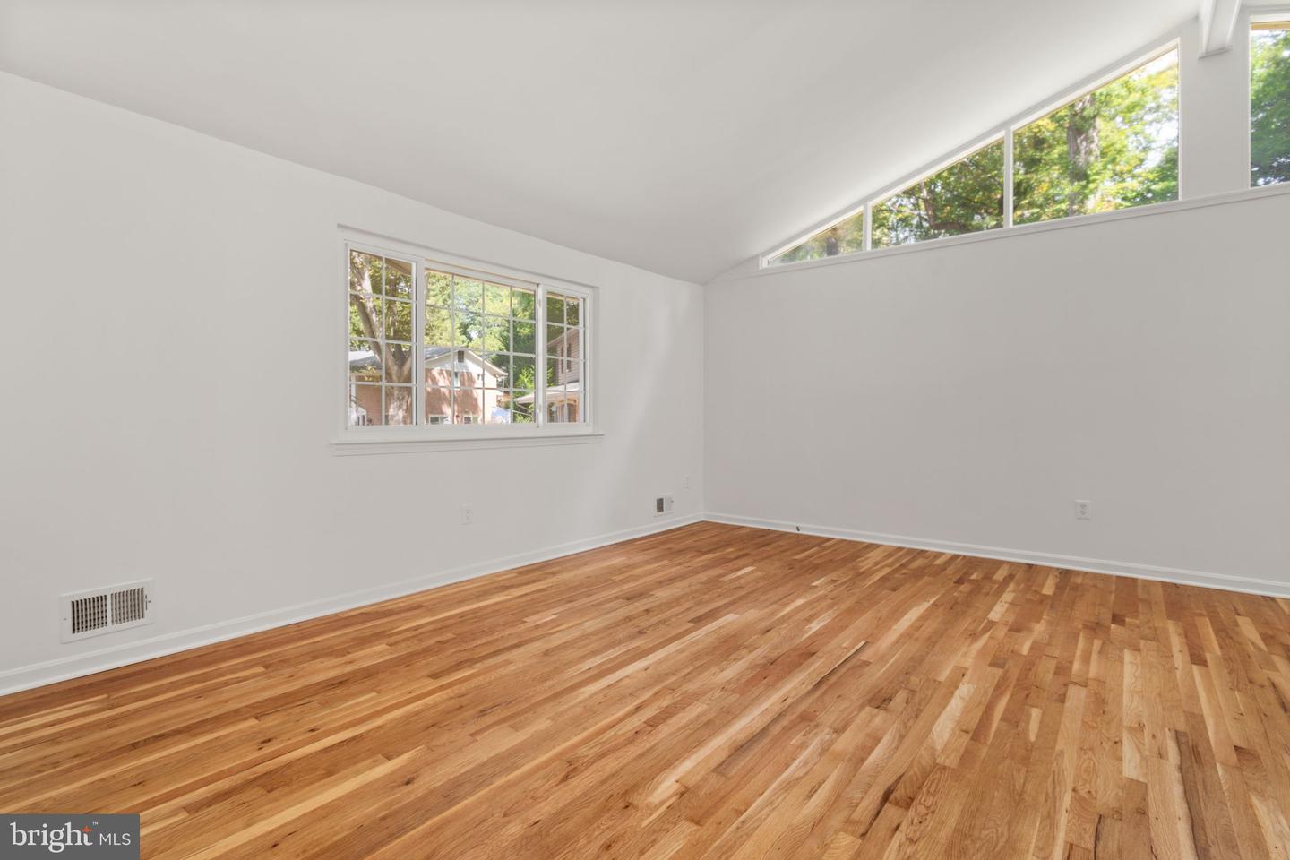 9883 BECKET CT, FAIRFAX, Virginia 22032, 4 Bedrooms Bedrooms, ,2 BathroomsBathrooms,Residential,For sale,9883 BECKET CT,VAFX2264786 MLS # VAFX2264786