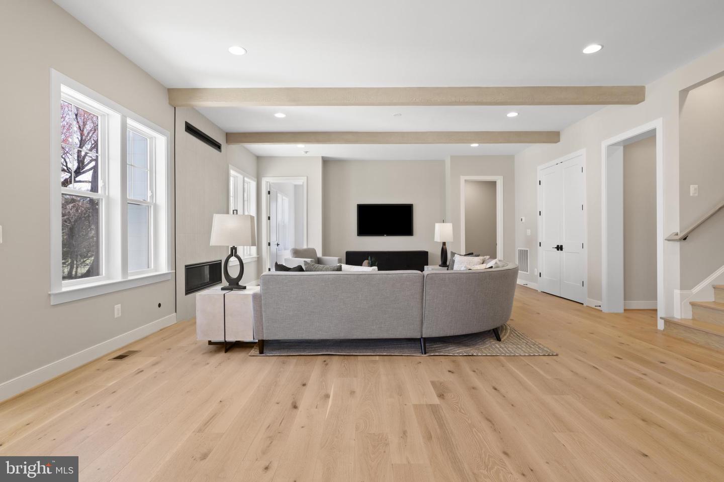 1926 HILEMAN RD, FALLS CHURCH, Virginia 22043, 4 Bedrooms Bedrooms, ,3 BathroomsBathrooms,Residential,For sale,1926 HILEMAN RD,VAFX2265140 MLS # VAFX2265140