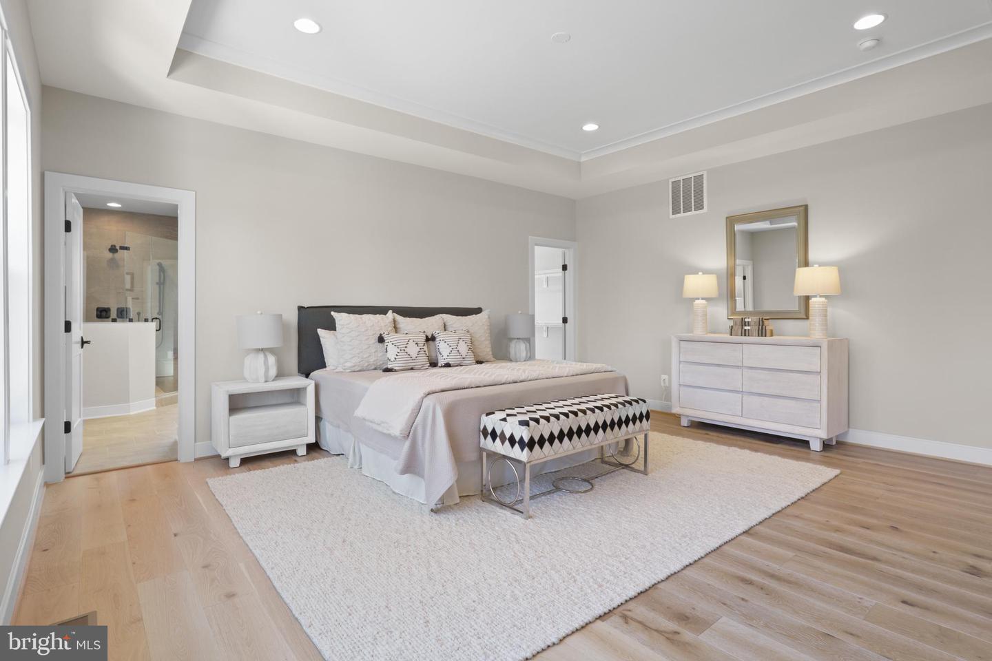 1926 HILEMAN RD, FALLS CHURCH, Virginia 22043, 4 Bedrooms Bedrooms, ,3 BathroomsBathrooms,Residential,For sale,1926 HILEMAN RD,VAFX2265140 MLS # VAFX2265140
