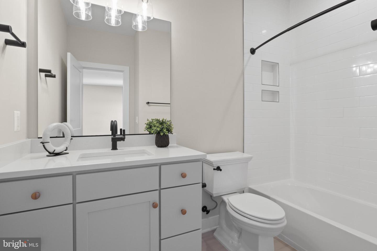 1926 HILEMAN RD, FALLS CHURCH, Virginia 22043, 4 Bedrooms Bedrooms, ,3 BathroomsBathrooms,Residential,For sale,1926 HILEMAN RD,VAFX2265140 MLS # VAFX2265140