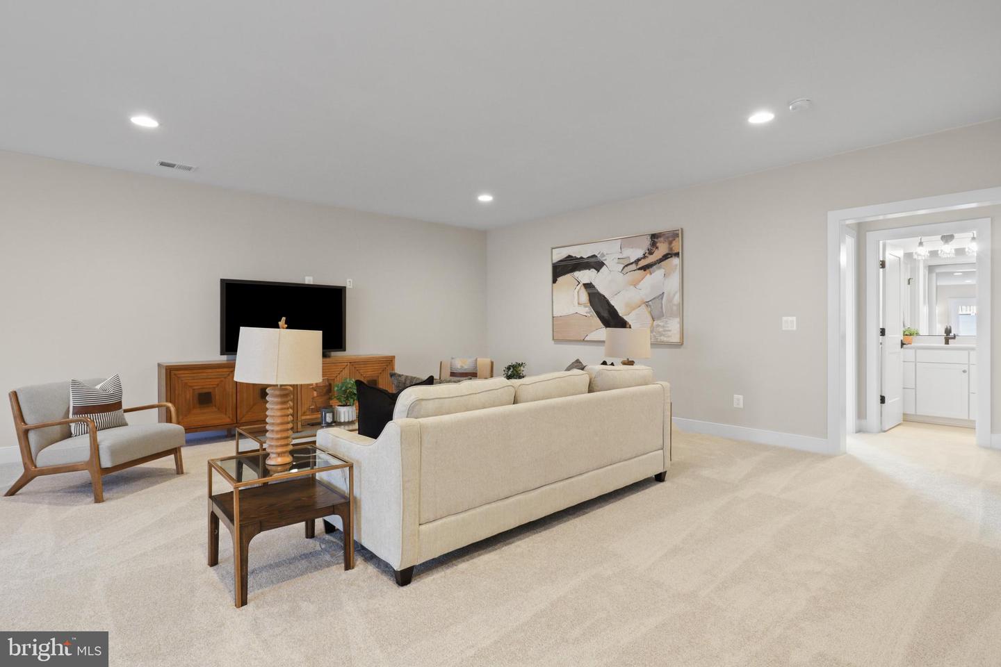 1926 HILEMAN RD, FALLS CHURCH, Virginia 22043, 4 Bedrooms Bedrooms, ,3 BathroomsBathrooms,Residential,For sale,1926 HILEMAN RD,VAFX2265140 MLS # VAFX2265140