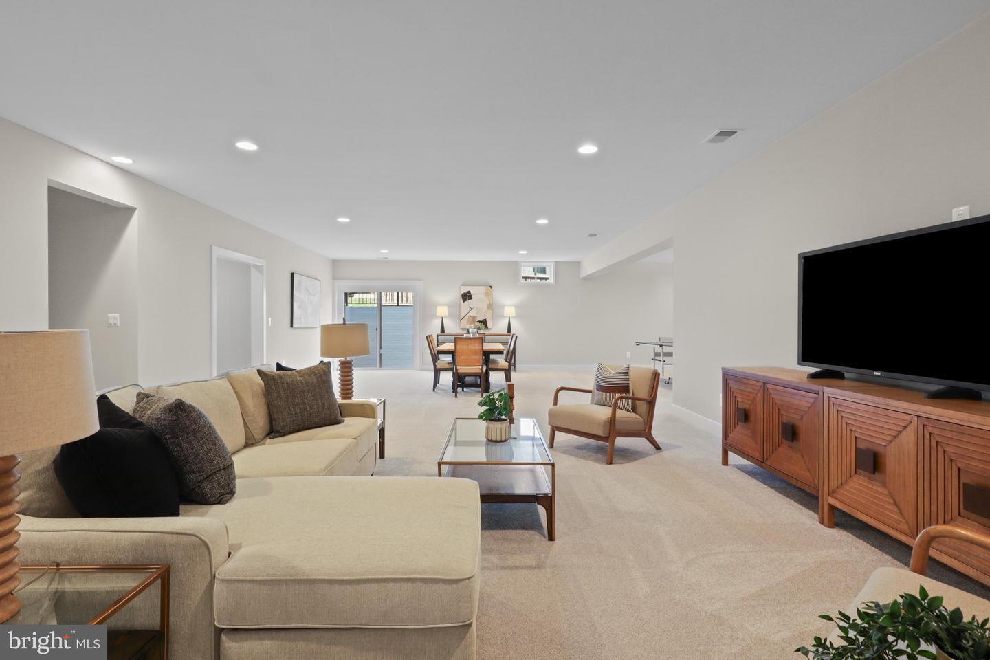 1926 HILEMAN RD, FALLS CHURCH, Virginia 22043, 4 Bedrooms Bedrooms, ,3 BathroomsBathrooms,Residential,For sale,1926 HILEMAN RD,VAFX2265140 MLS # VAFX2265140